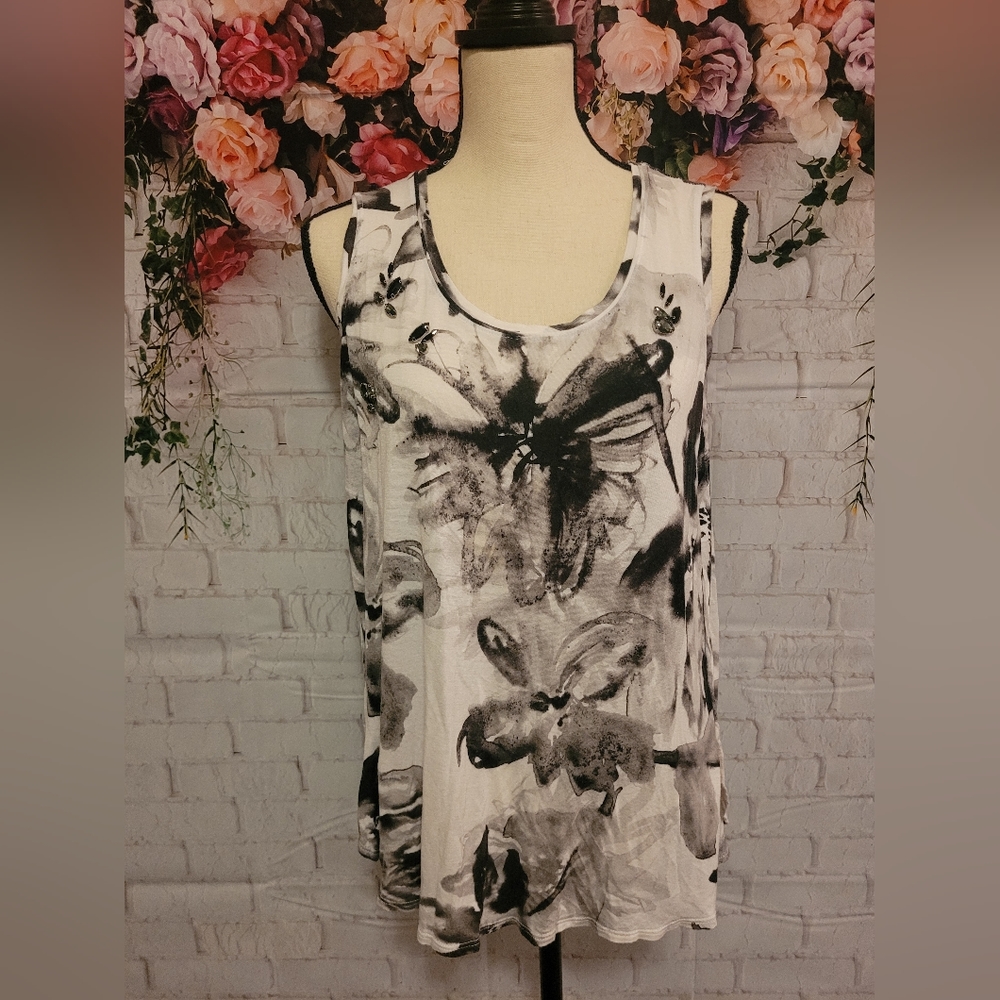 4/$25 Vera Wang Blouse L great condition